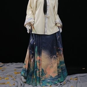 SOLD - Traditional Ming dynasty hanfu - "horse face"/"mamian" skirt (明制马面裙)
